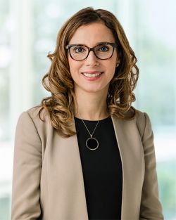 Headshot of Ana A. Mercurio-Pinto